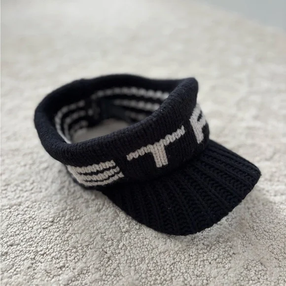 Etro logo knitted black white winter visor hat new without tags - Picture 4 of 6